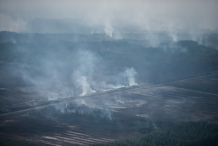 Горят торфяники в Валдгалской волости